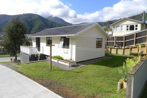 Photo of property in 38a Buller Street, Picton, 7220