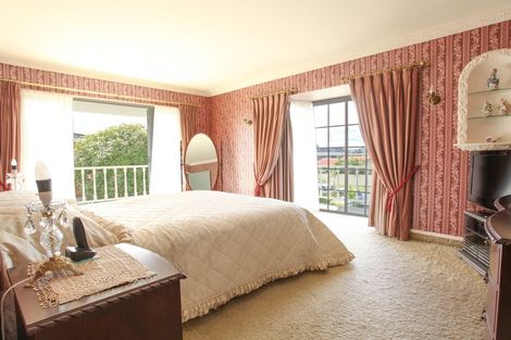 Photo of property in 2 Grassy Downs Place, St Andrews, Hamilton, 3200