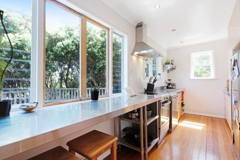 Photo of property in 104 Sidlaw Street, Strathmore Park, Wellington, 6022