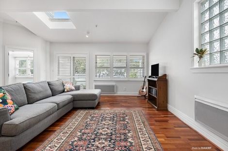 Photo of property in The Villas, 3/33 Hobson Street, Thorndon, Wellington, 6011