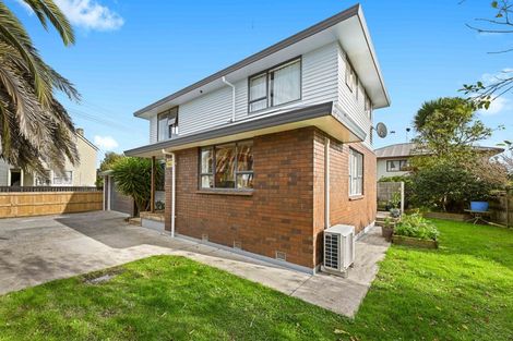 Photo of property in 26 Balloch Street, Fairfield, Hamilton, 3214
