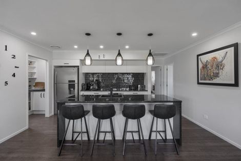 Photo of property in 1 Ribbonwood Lane, Kinloch, Taupo, 3377