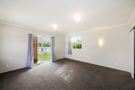 Photo of property in 5 Sutherland Crescent, Westbrook, Palmerston North, 4412