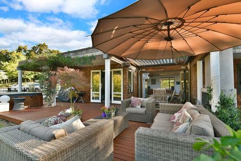 Photo of property in 30 Moontide Road, Kumeu, 0892