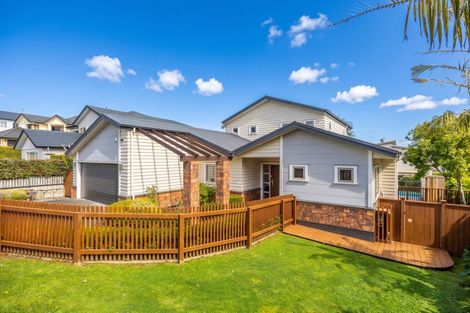 Photo of property in 39 Scarlet Oak Drive, Schnapper Rock, Auckland, 0632