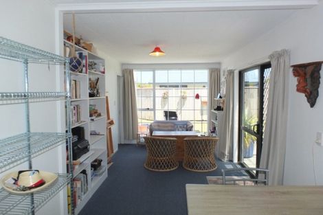 Photo of property in 21a Hennessy Street East, Foxton Beach, Foxton, 4815