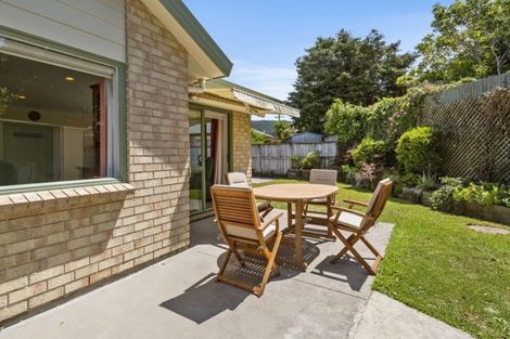 Photo of property in 1c Kereru Bend, Tawa, Wellington, 5028