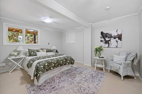 Photo of property in 26 Pickwick Parade, Mellons Bay, Auckland, 2014