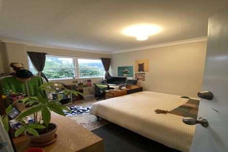 Photo of property in 70 Kelburn Parade, Kelburn, Wellington, 6012