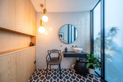 Photo of property in 1 Tiri Road, Takapuna, Auckland, 0620