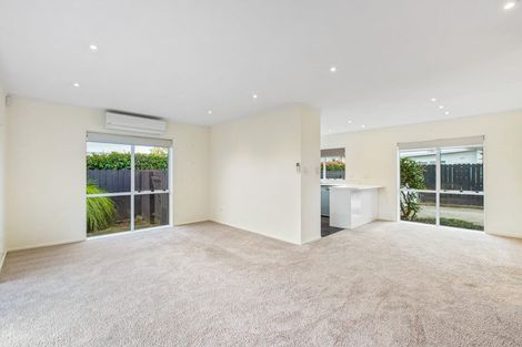 Photo of property in 2/10 Mangarata Avenue, Papatoetoe, Auckland, 2025