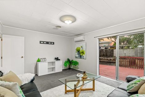 Photo of property in 18 Solar Road, Glen Eden, Auckland, 0602