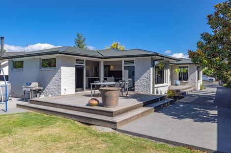 Photo of property in 16 Englefield Road, Belfast, Christchurch, 8051