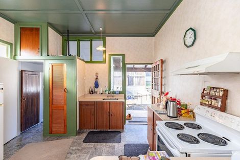 Photo of property in 30 Karaka Street, Castlecliff, Whanganui, 4501