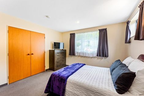 Photo of property in 17 Zeala Grove, Stokes Valley, Lower Hutt, 5019