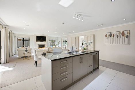 Photo of property in 16 Erceg Way, Rosehill, Papakura, 2113