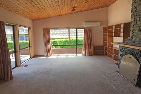 Photo of property in 27 Beacon Point Road, Wanaka, 9305