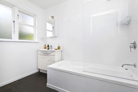 Photo of property in 56 Bell Street, Tawa, Wellington, 5028