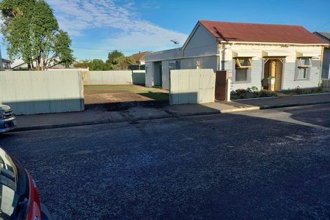 Photo of property in 7 Prendergast Street, South Dunedin, Dunedin, 9012