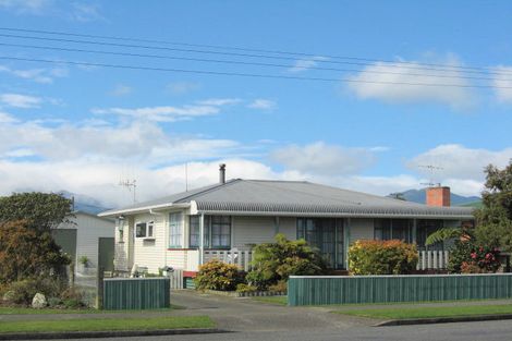 Photo of property in 16 Bartholomew Road, Levin, 5510
