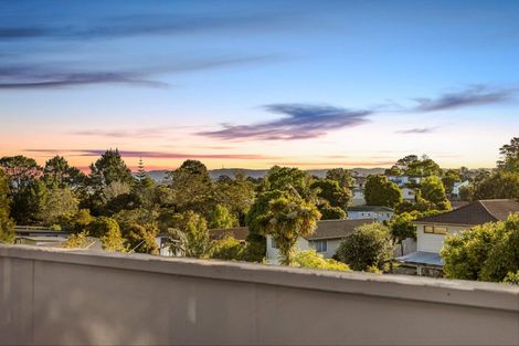 Photo of property in 39 Rehia Road, Massey, Auckland, 0614