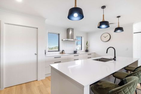 Photo of property in 44 Tirimoana Place, Otamatea, Whanganui, 4501