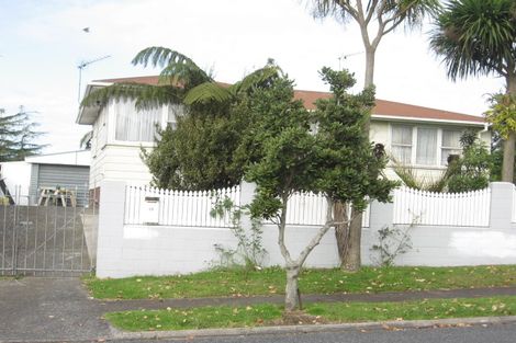 Photo of property in 10 Solo Place, Manurewa, Auckland, 2102