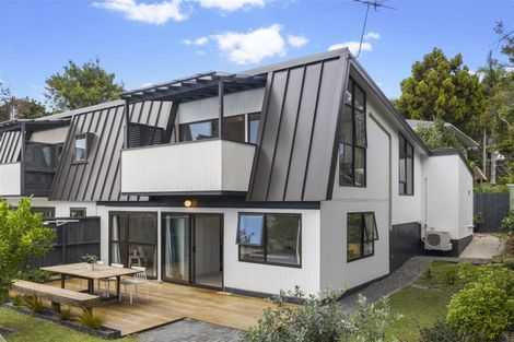 Photo of property in 3/6 Le Roy Terrace, Birkenhead, Auckland, 0626