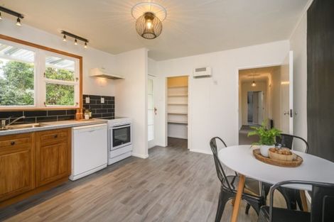 Photo of property in 25 Chilton Grove, Hokowhitu, Palmerston North, 4410