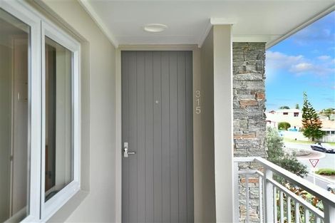 Photo of property in 315/252 Centreway Road, Orewa, 0931