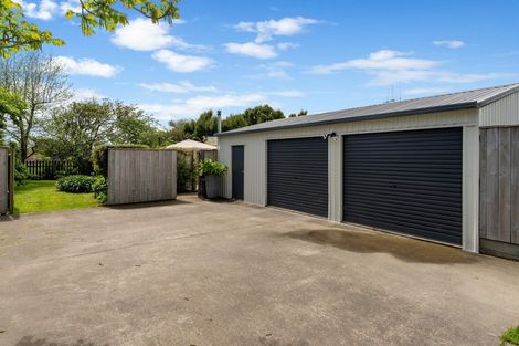 Photo of property in 2 Gleeson Road, Manakau, Levin, 5573