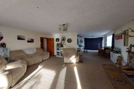 Photo of property in 15 Manu Crescent, Upper Vogeltown, New Plymouth, 4310
