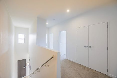 Photo of property in 1 Papa Orchard Drive, Kumeu, 0810