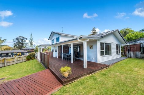 Photo of property in 17 Fitzwater Place, Henderson, Auckland, 0612