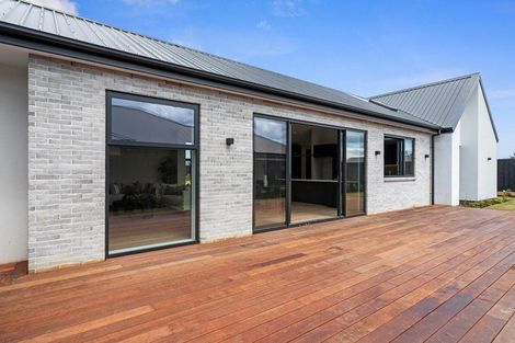 Photo of property in 11 Homestead Drive, Rangiora, 7400