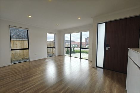 Photo of property in 70 Michael Bosher Way, Flat Bush, Auckland, 2019