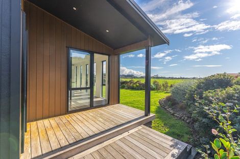 Photo of property in 128 Rangiuru Road, Otaki Beach, Otaki, 5512