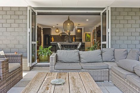 Photo of property in 10 Cooke Farm Grove, Waiwhakaiho, New Plymouth, 4312