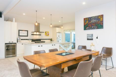 Photo of property in 18 Record Street, Fitzroy, New Plymouth, 4312