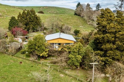 Photo of property in 19 Gordon Terrace, Hunterville, 4730