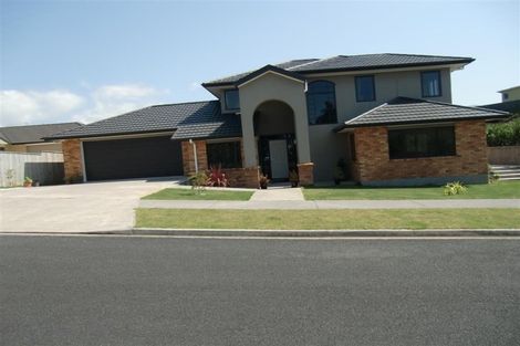 Photo of property in 15 Heta Road, Highlands Park, New Plymouth, 4312