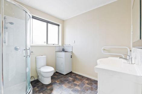 Photo of property in 20 Spencer Road, Pinehill, Auckland, 0632