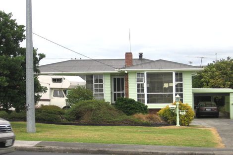 Photo of property in 276 Glenfield Road, Glenfield, Auckland, 0629