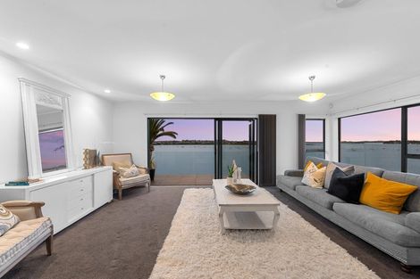 Photo of property in 2/10 Lilford Place, Half Moon Bay, Auckland, 2012