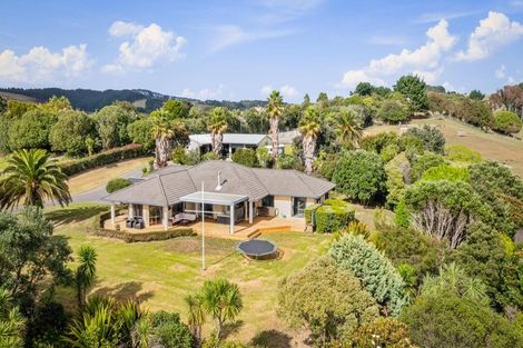 Photo of property in 132 Muriwai Valley Road, Muriwai, Waimauku, 0881