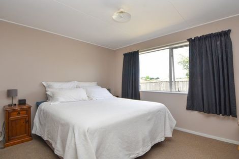 Photo of property in 16 Fisher Place, Carterton, 5713