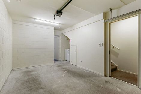 Photo of property in Pirie Street Townhouses, 18/35 Pirie Street, Mount Victoria, Wellington, 6011