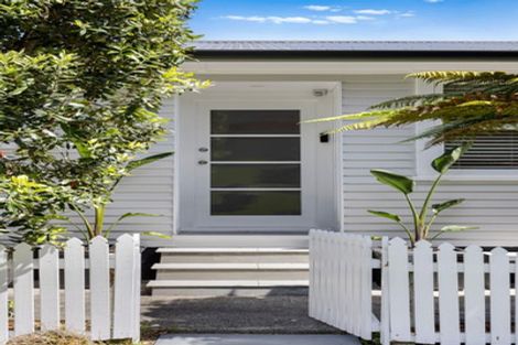 Photo of property in 121 Taikata Road, Te Atatu Peninsula, Auckland, 0610