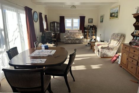 Photo of property in 75 Dixon Avenue, Hawera, 4610