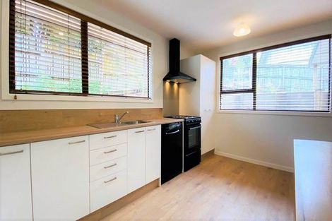 Photo of property in 2/6 Cresta Avenue, Beach Haven, Auckland, 0626